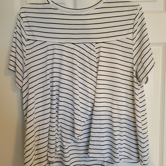 Workout top - Picture 1 of 2